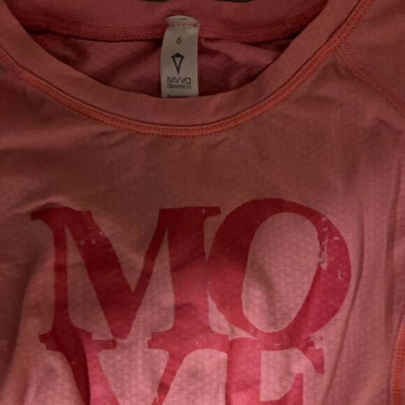 Ivivva by LuLuLemon Pink Activewear Top 6 Move Graphic Short Sleeve Nylon Blend - Picture 2 of 3